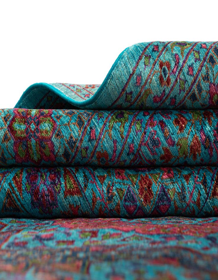 Detail image of 6' 10 x 9' 7 Amina Wool Rug