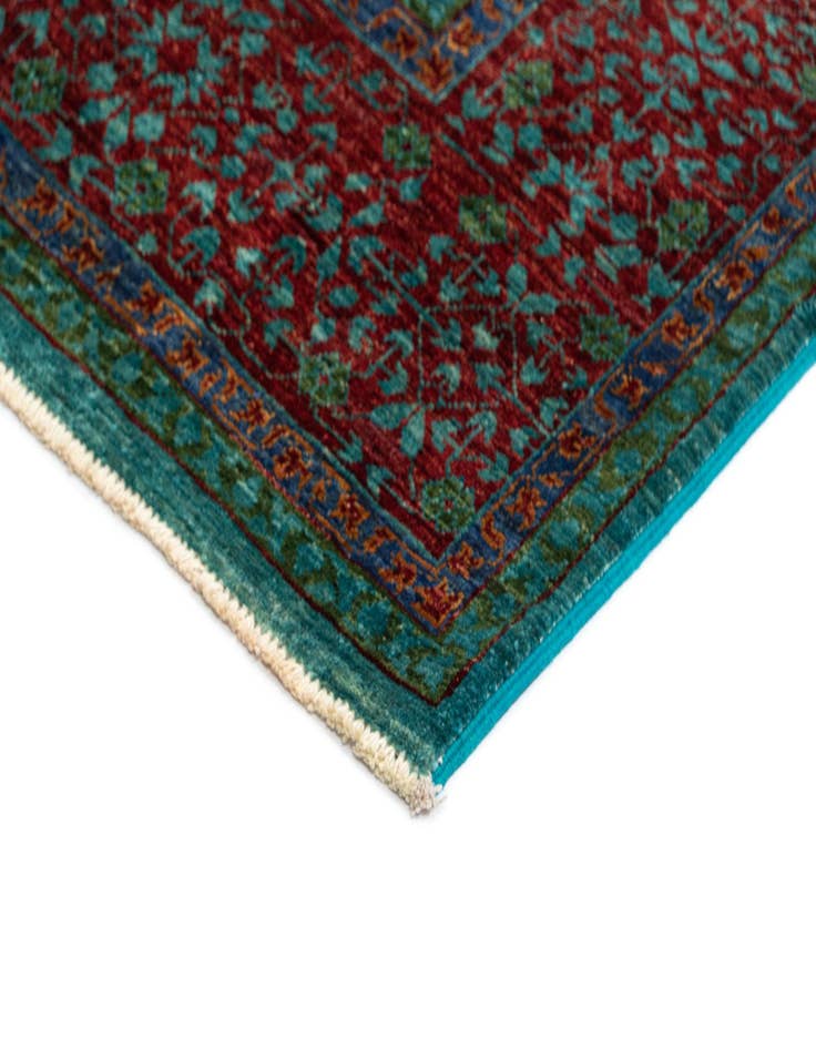Detail image of 5' 11 x 7' 10 Amina Rug