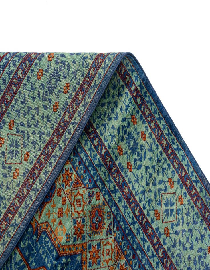 Detail image of 5' 10 x 7' 9 Amina Rug