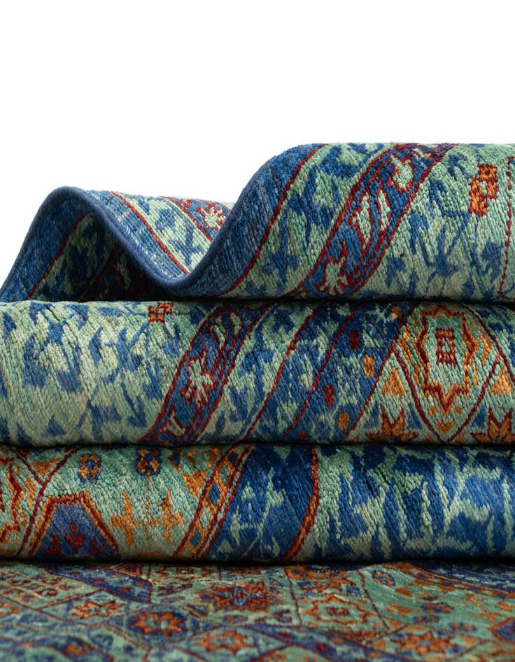 Detail image of 5' 10 x 7' 9 Amina Rug