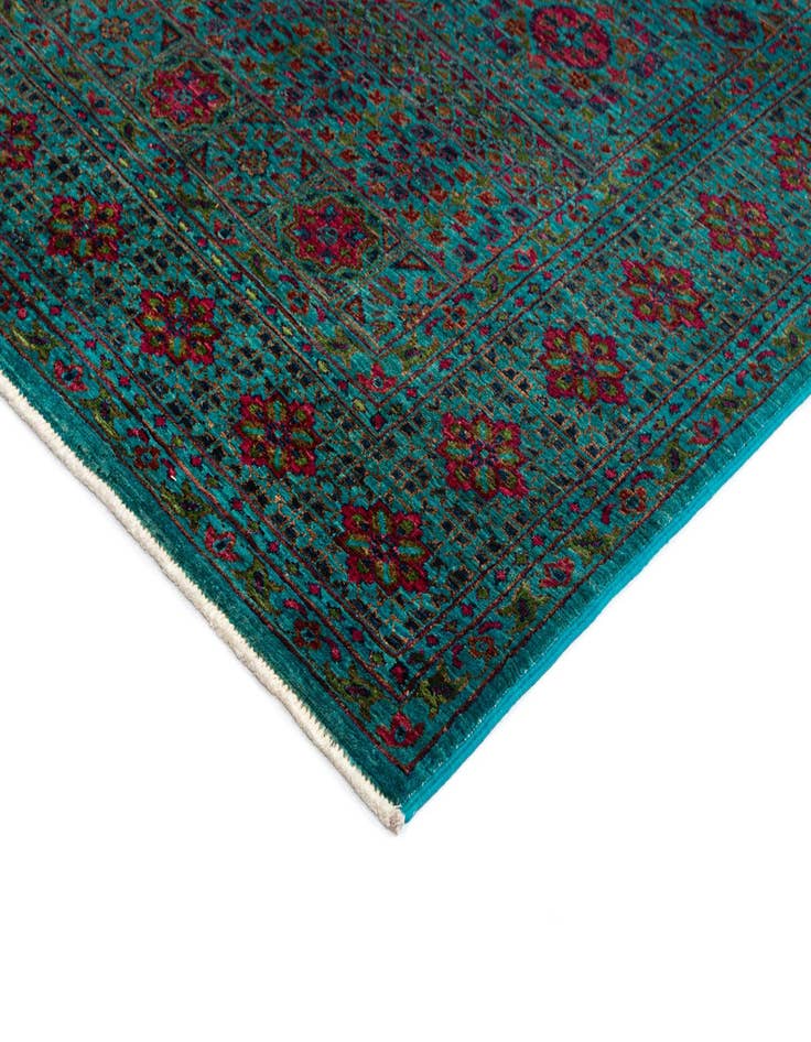 Detail image of 5' 9 x 7' 9 Amina Rug