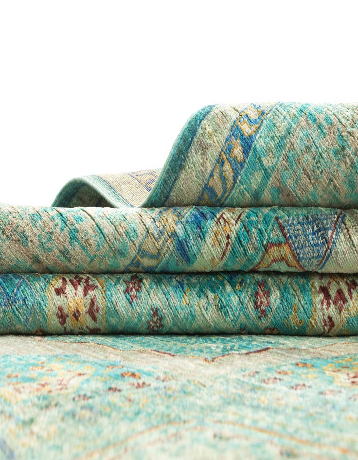 Detail image of 6' 9 x 9' 8 Hand Knotted Amina Rug