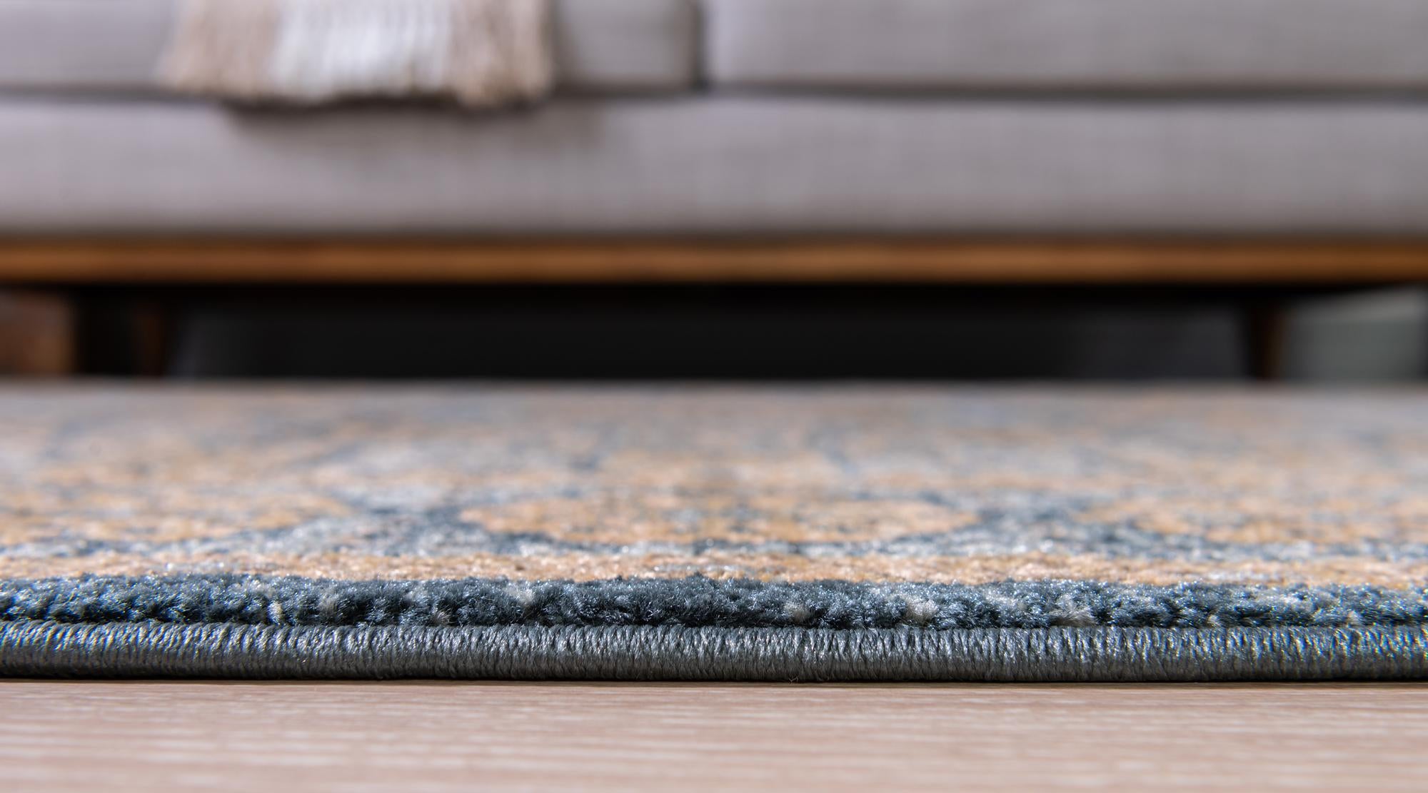 6' x 9' Amina Rug