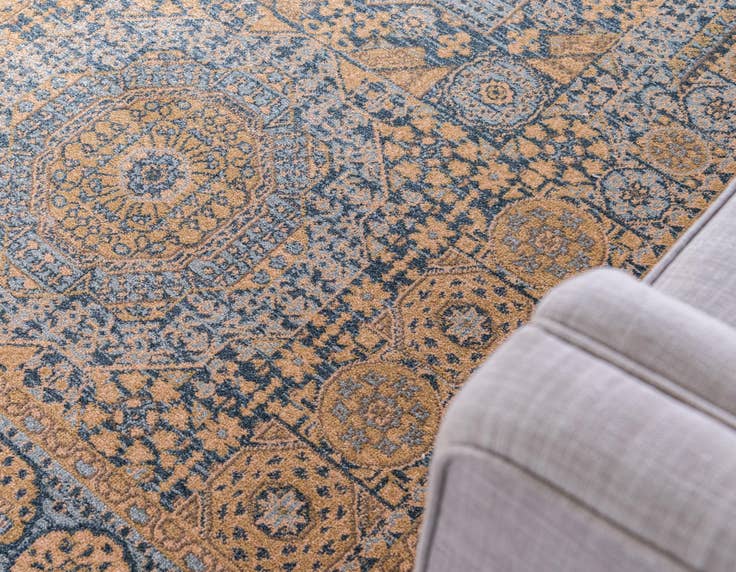 Detail image of 6' x 9' Amina Rug