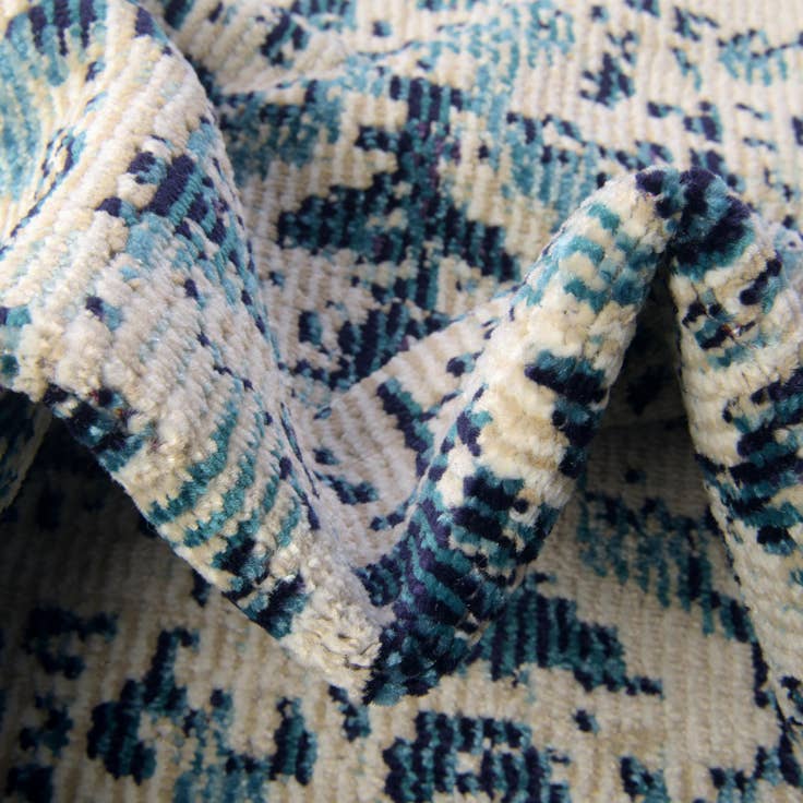 Detail image of 8' x 10' Amulet Rug