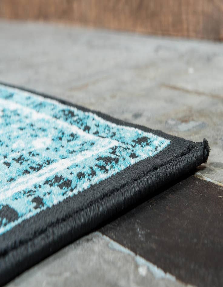 Detail image of 2' x 3' Ankara Rug