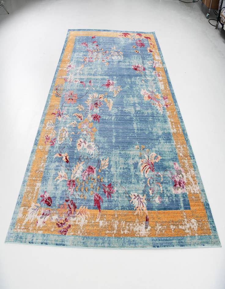 Detail image of 7' x 9' 10 Aqua Rug