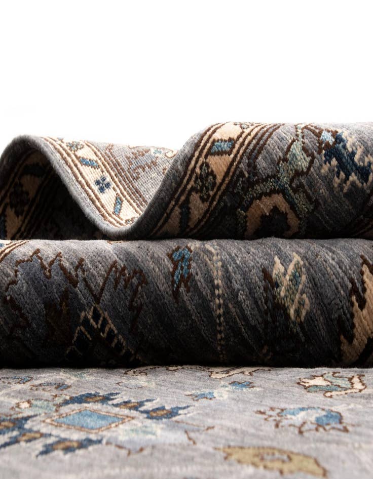 Detail image of 4' 1 x 5' 11 Ariana Wool Rug