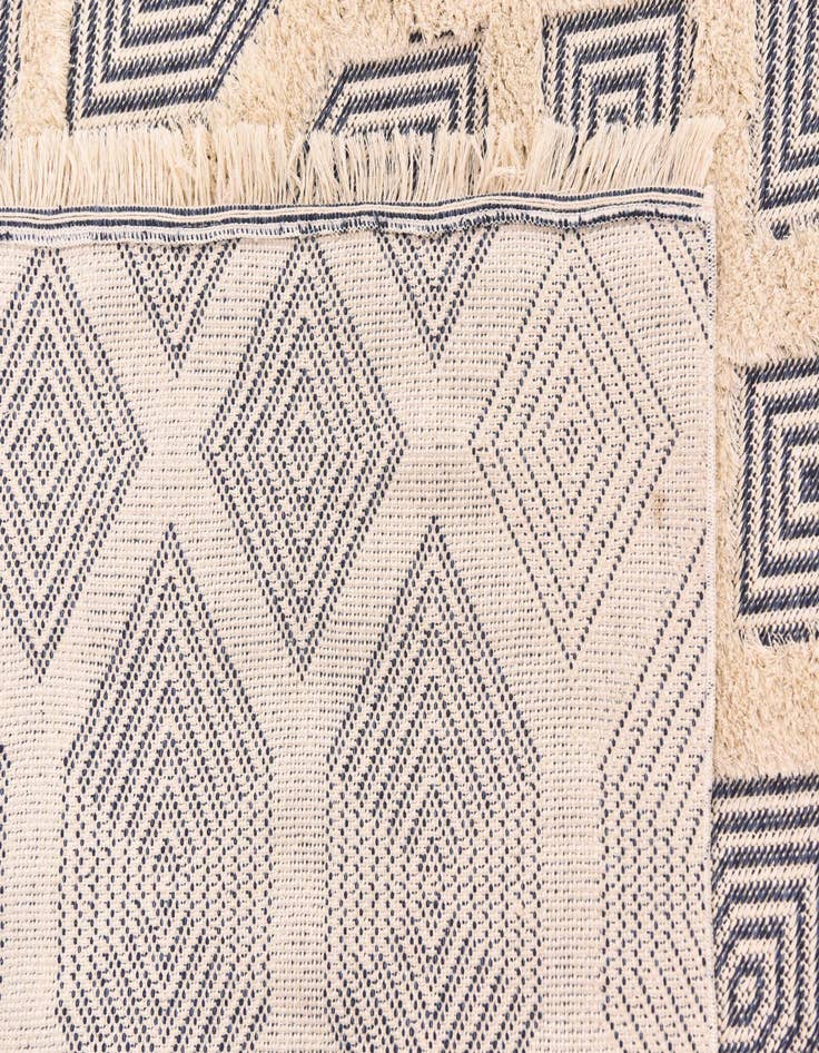 Detail image of 4' 9 x 7' 7 Arizona Rug