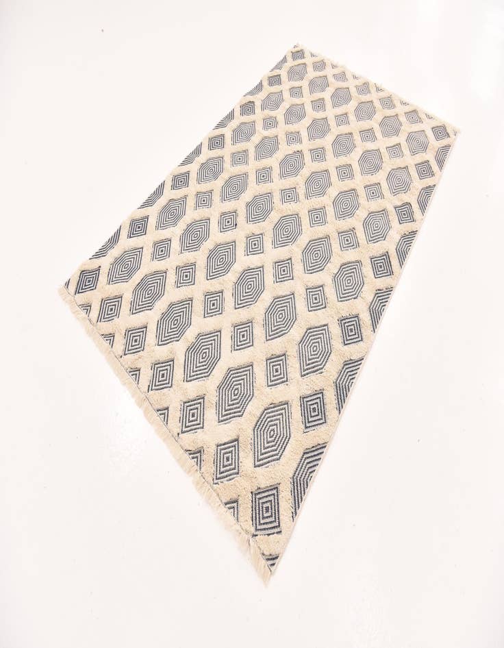 Detail image of 4' 9 x 7' 7 Arizona Rug