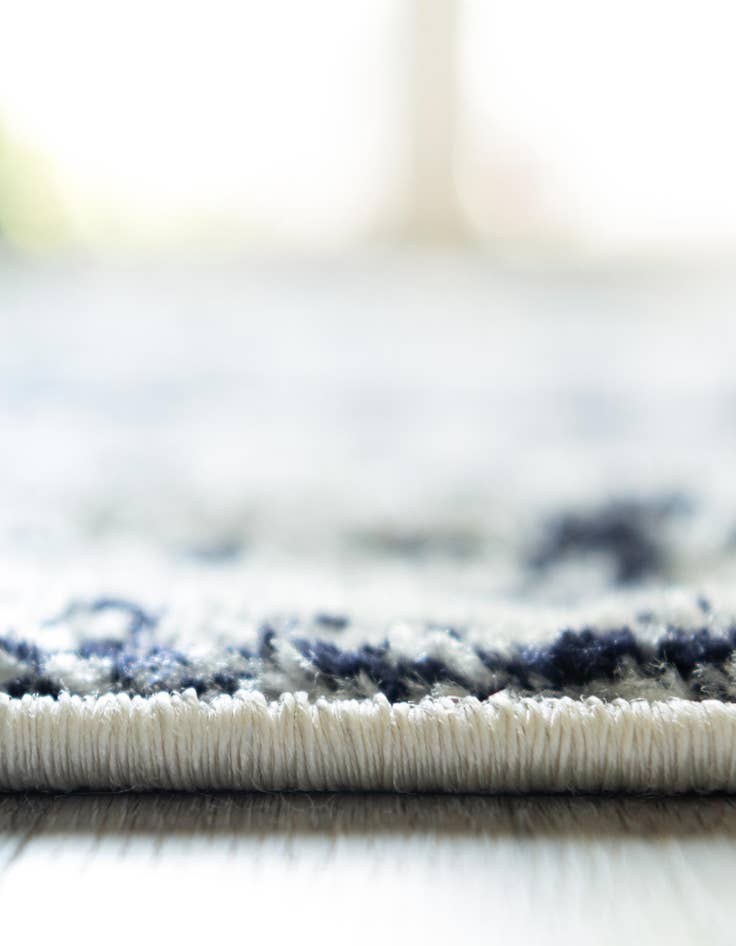 Detail image of 10' x 14' Arlington Rug