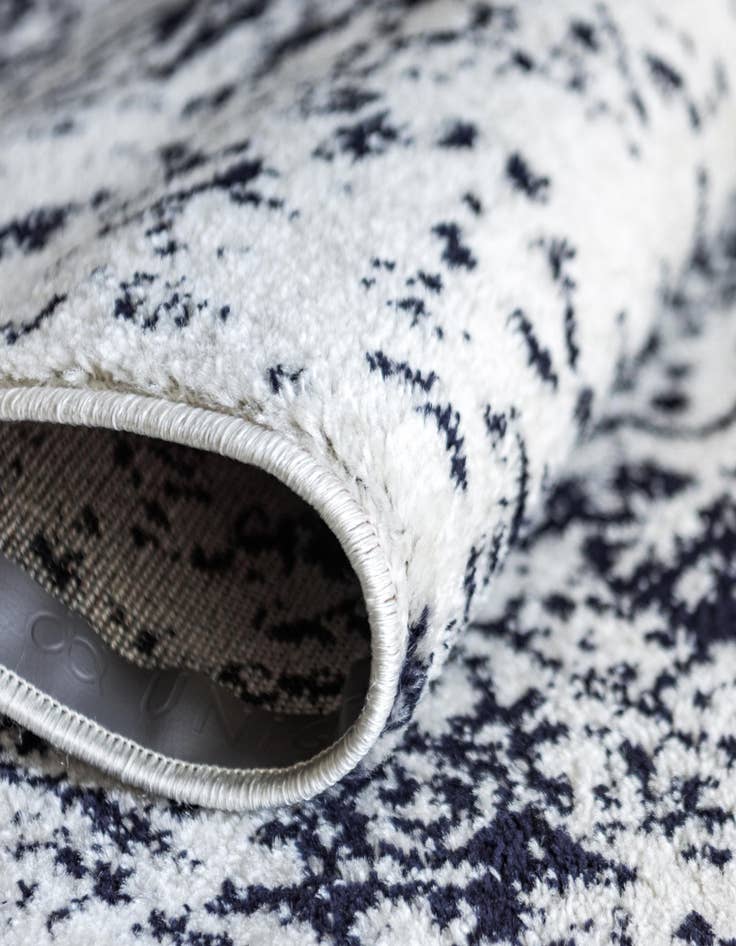 Detail image of 10' x 14' Arlington Rug