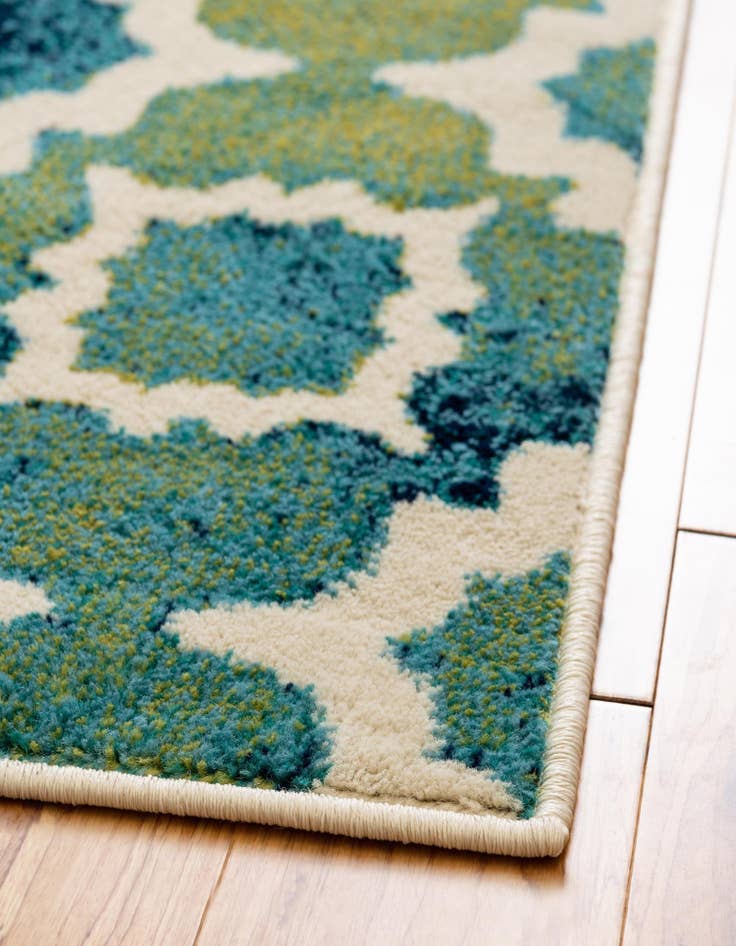 Detail image of 9' x 12' Azalea Rug