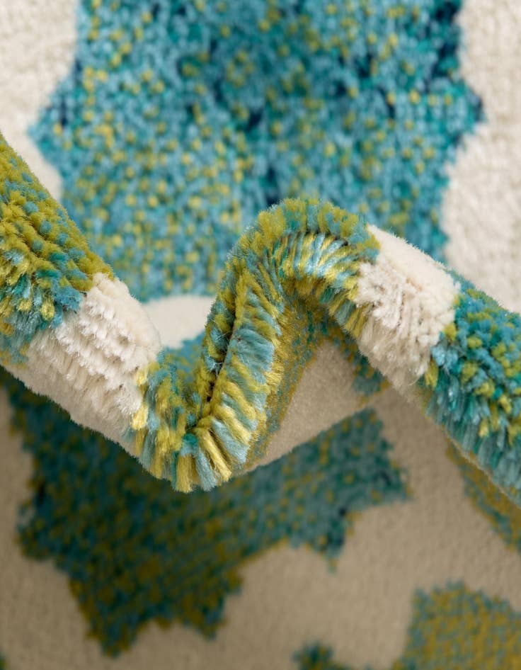 Detail image of 9' x 12' Azalea Rug