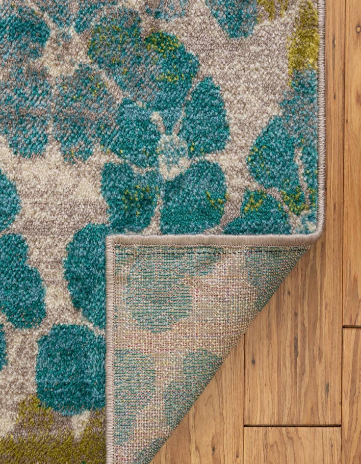 Detail image of 7' 10 x 10' Azalea Rug