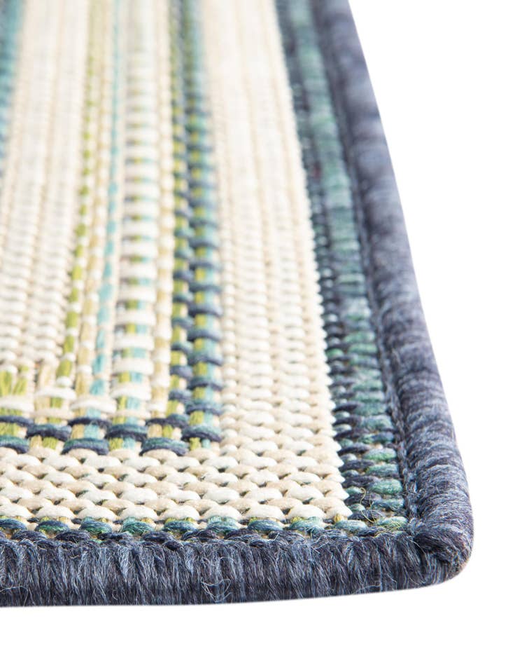 Detail image of 4' x 6' Easy-Clean Baja Indoor / Outdoor Rug