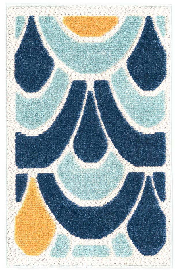 Detail image of 2' x 3' Easy-Clean Belize Indoor / Outdoor Rug