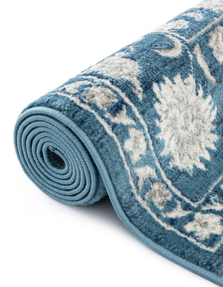 Detail image of 9' 10 x 14' Boston Rug