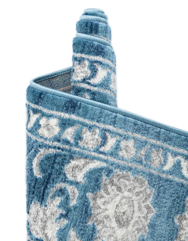 Detail image of 9' 10 x 14' Boston Rug