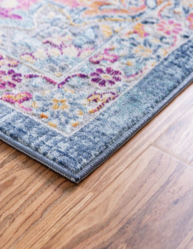 Detail image of 5' x 7' 10 Budapest Rug