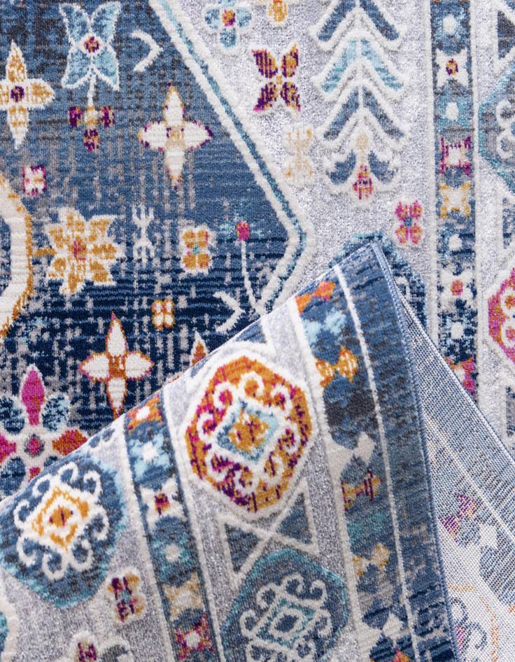 Detail image of 5' x 7' 10 Budapest Rug
