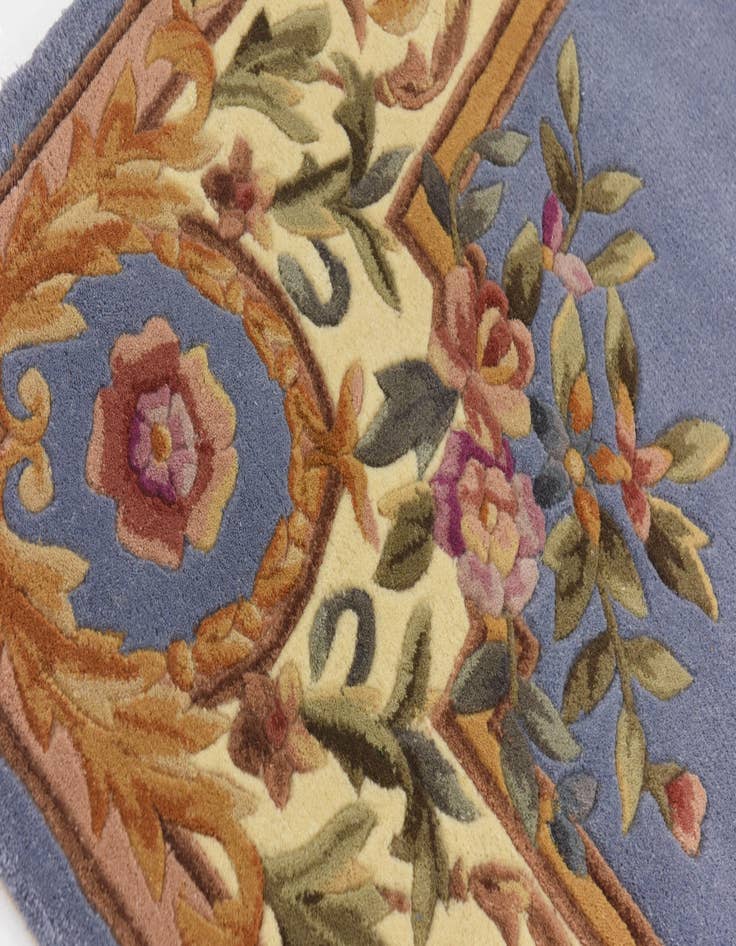 Detail image of 5' x 8' Chateau Rug