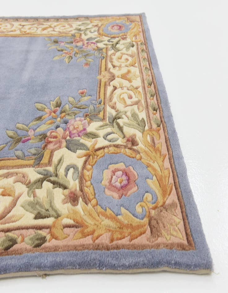 Detail image of 5' x 8' Chateau Rug