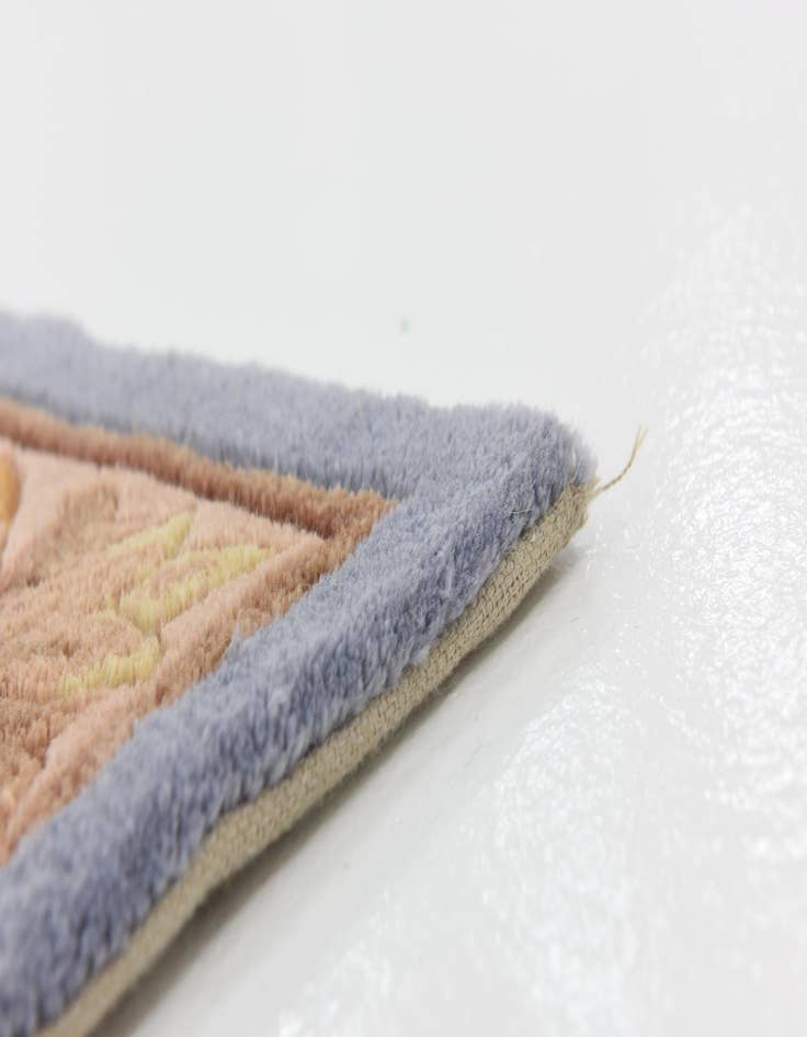 Detail image of 5' x 8' Chateau Rug