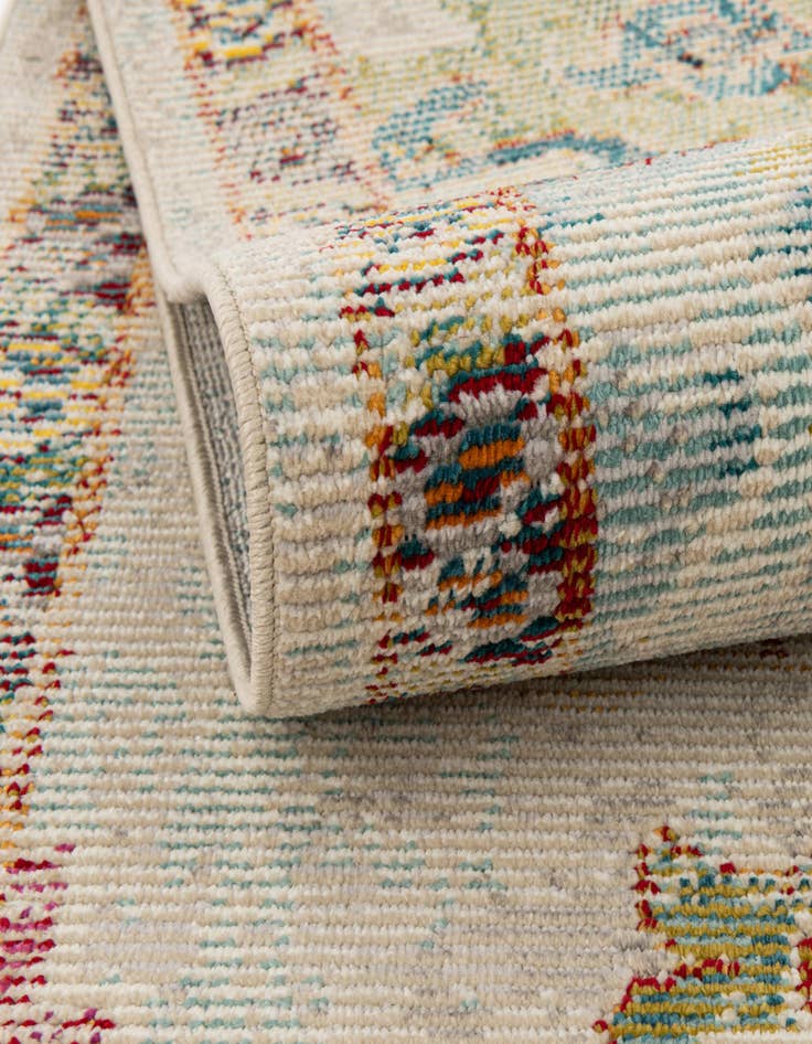 Detail image of 2' 2 x 3' Chelsea Rug