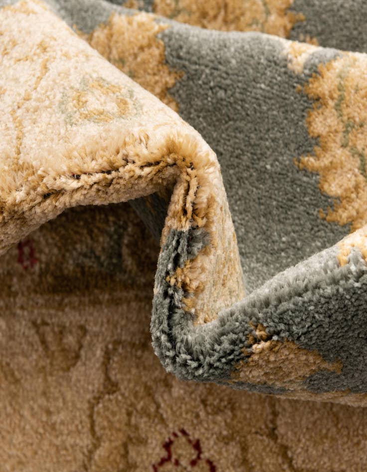 Detail image of 9' x 12' Chelsea Rug