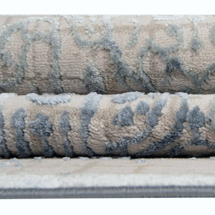 Detail image of 2' 2 x 3' Chesterfield Rug