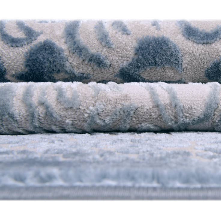 Detail image of 2' 2 x 3' Chesterfield Rug