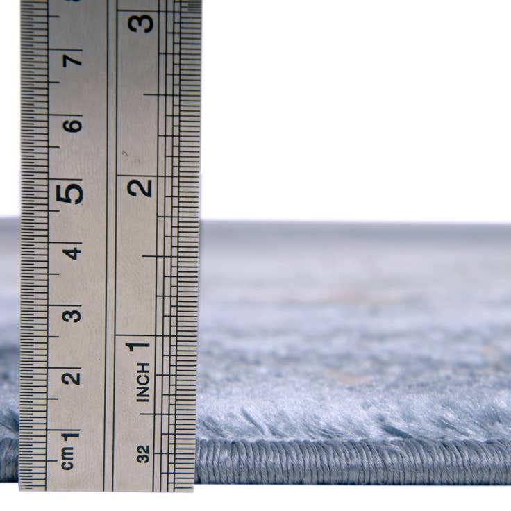 Detail image of 2' 2 x 3' Chesterfield Rug