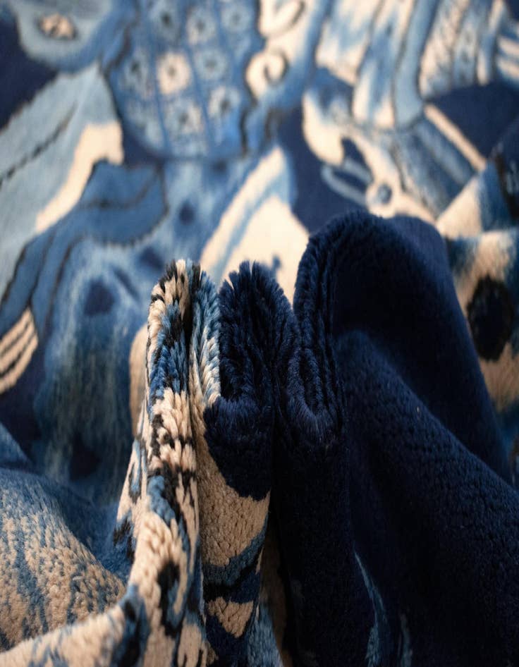 Detail image of 3' 3 x 5' 6  Hand Knotted China Rug