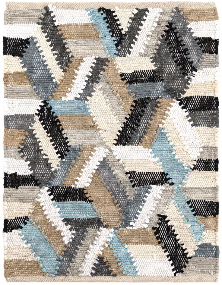 Detail image of 2' x 3' 1 Hand Braided Chindi Cotton Rug