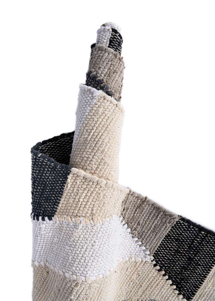 2' x 3' 1 Hand Braided Chindi Cotton Rug