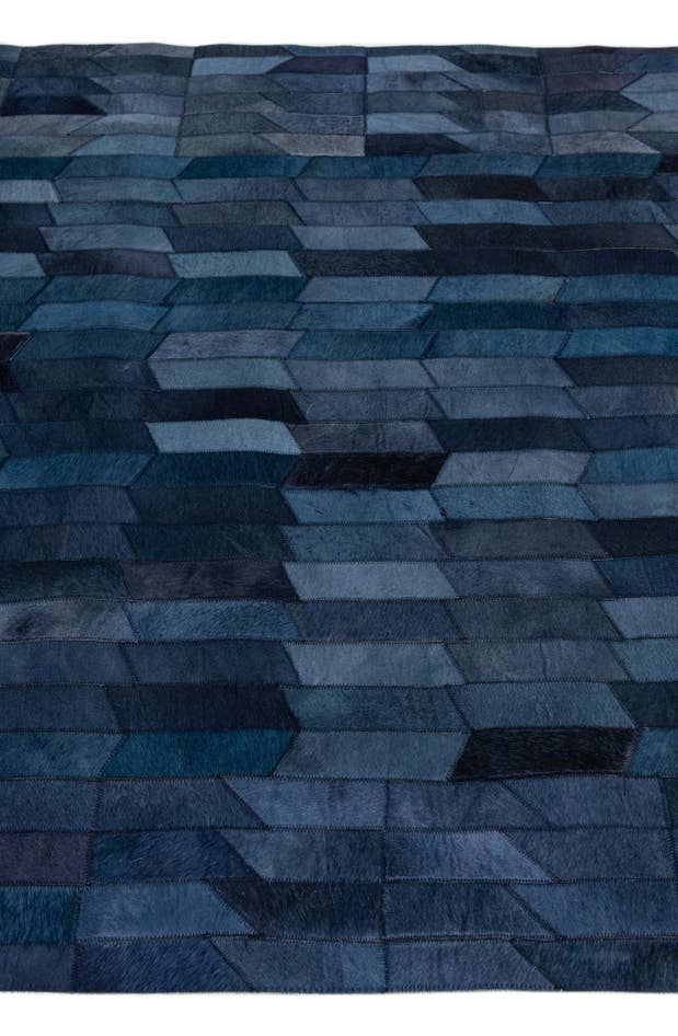 Detail image of 4' 9 x 7' 8 Cowhide Leather Rug