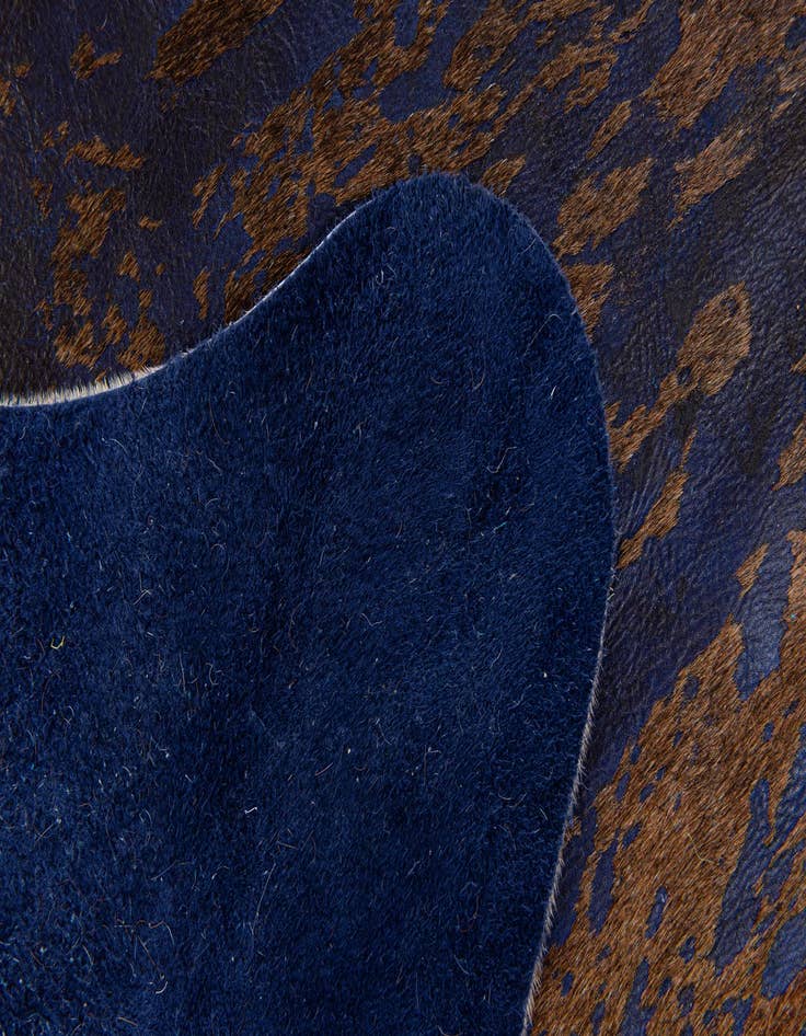 Detail image of 6' 7 x 7' 1 Cowhide Leather Rug