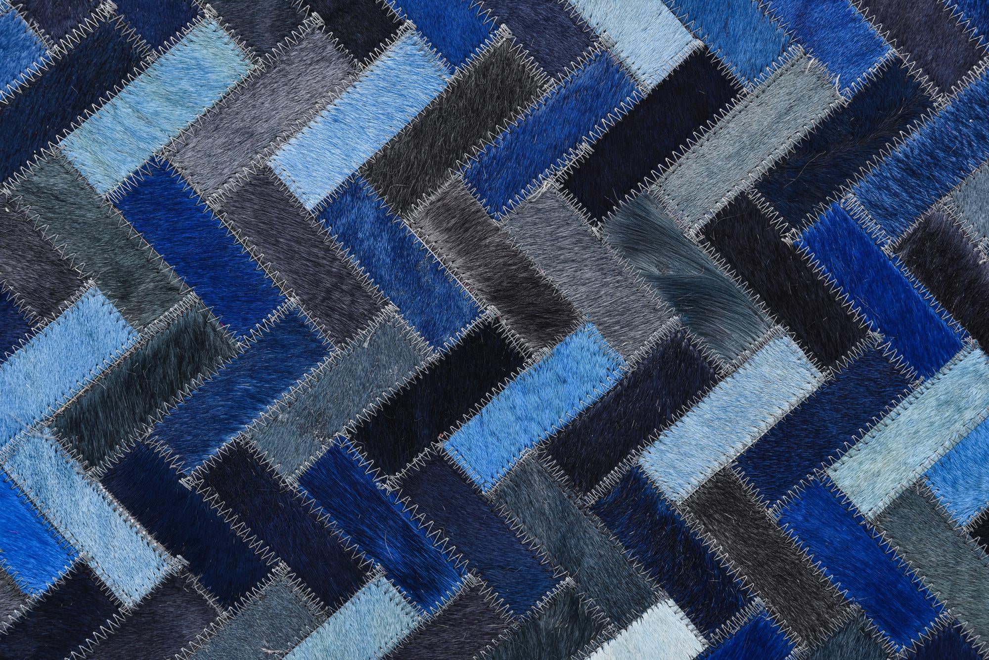 5' 1 x 8' Cowhide Rug