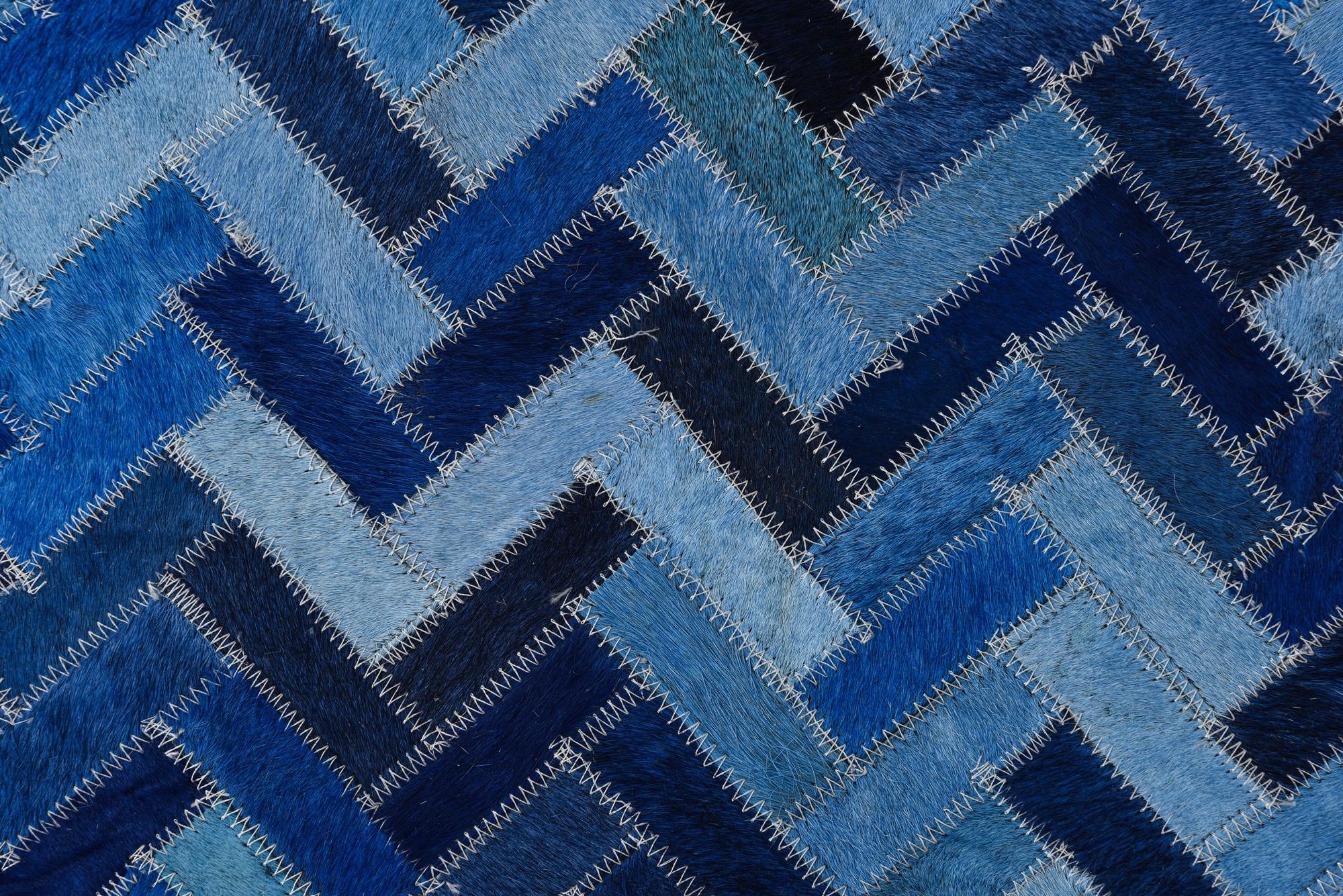 4' 10 x 7' 9 Cowhide Rug