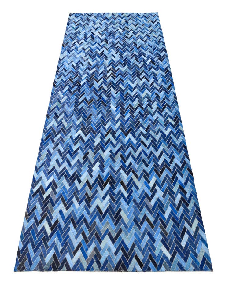 Detail image of 4' 10 x 7' 9 Cowhide Rug