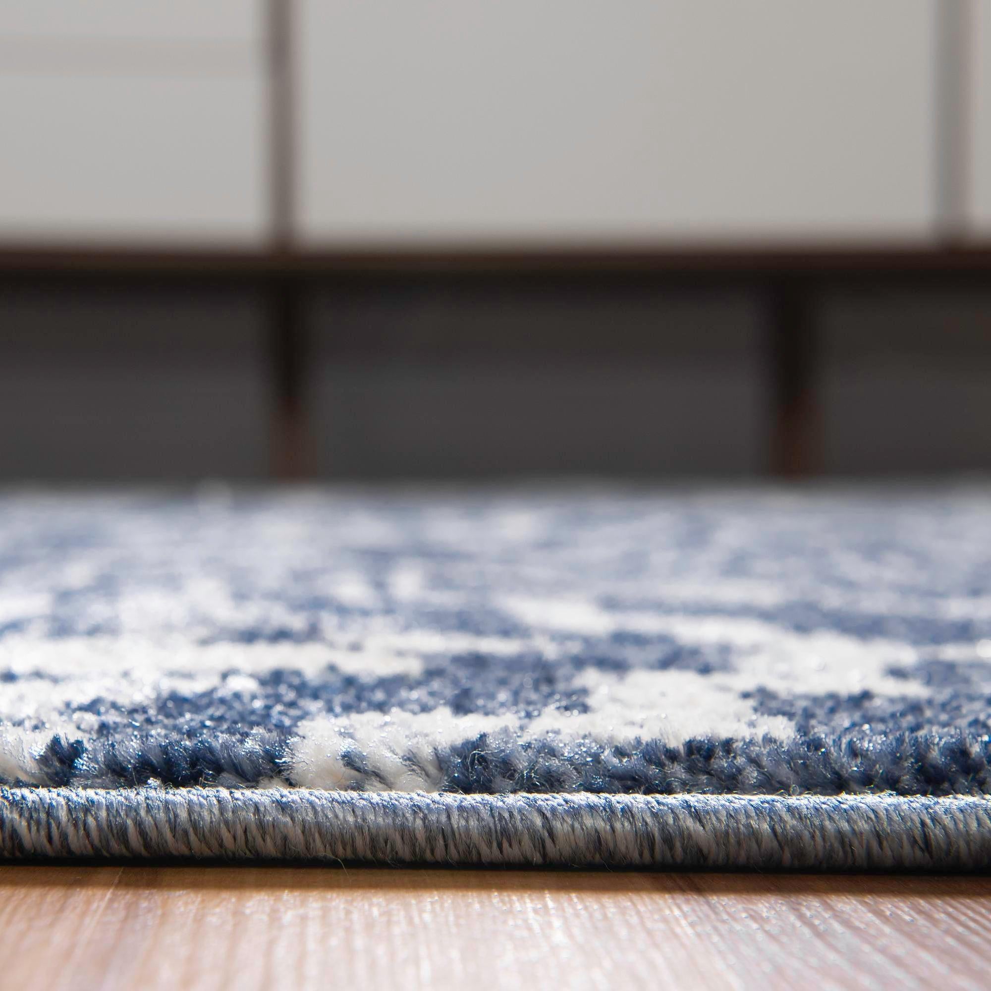 7' x 10' Damask Rug