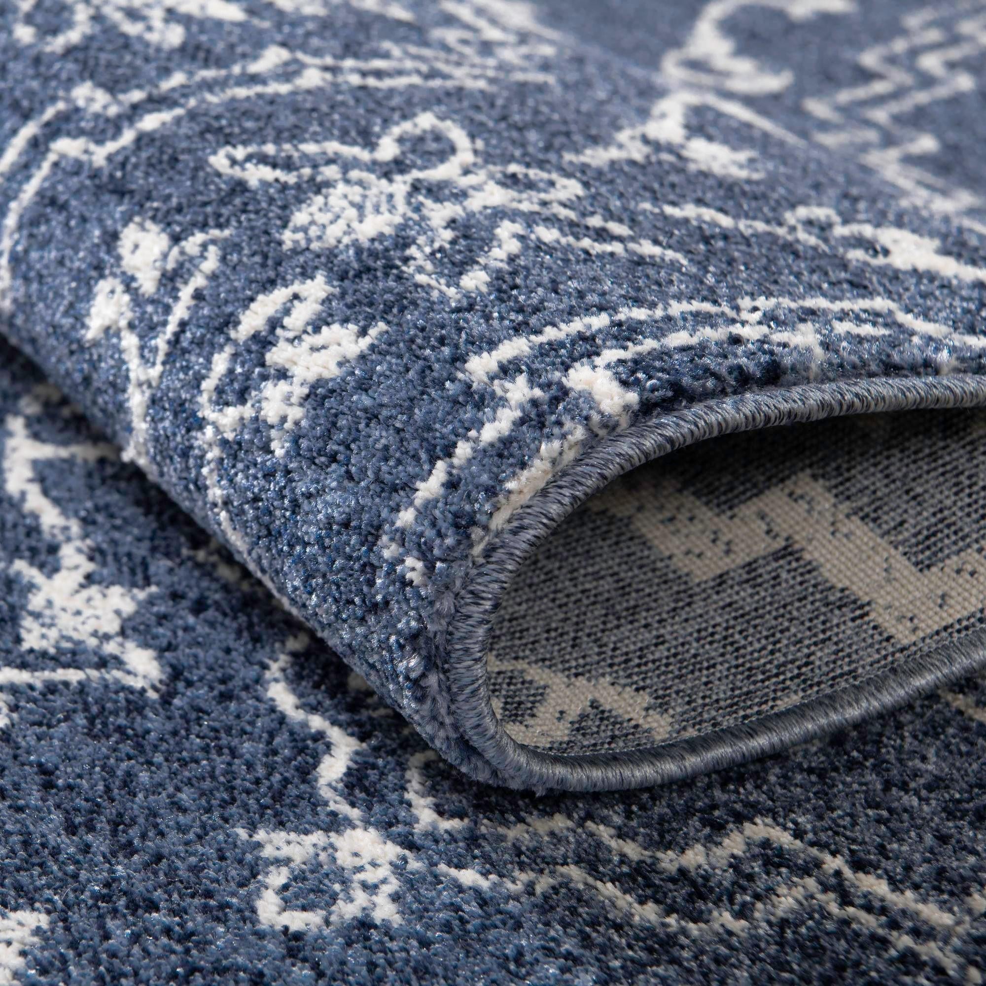 7' x 10' Damask Rug