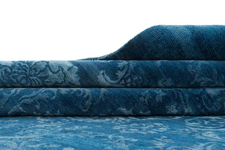 4' 11 x 6' 6 Damask with Silk Rug