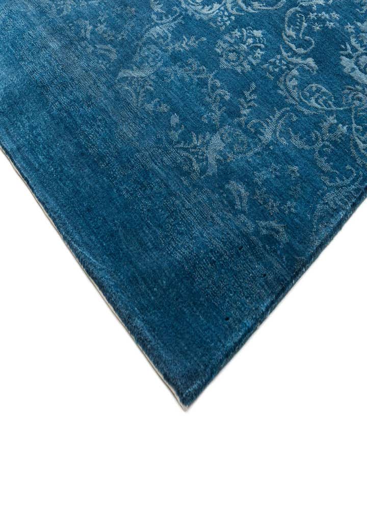 4' 11 x 6' 6 Damask with Silk Rug