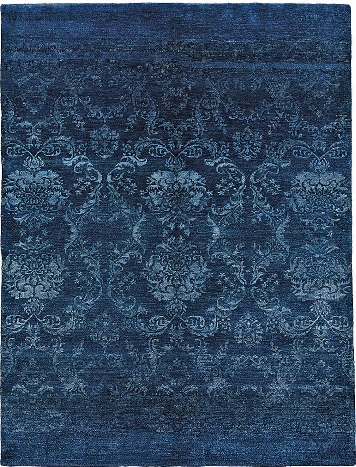 Detail image of 4' 11 x 6' 6 Damask with Silk Rug