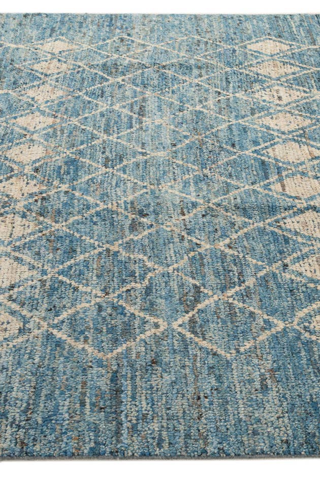 Detail image of 6' 4 x 9' 10 Hand Knotted Darya Wool Rug