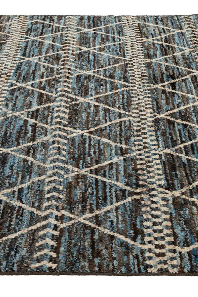 Detail image of 6' 9 x 10' 1 Hand Knotted Darya Wool Rug