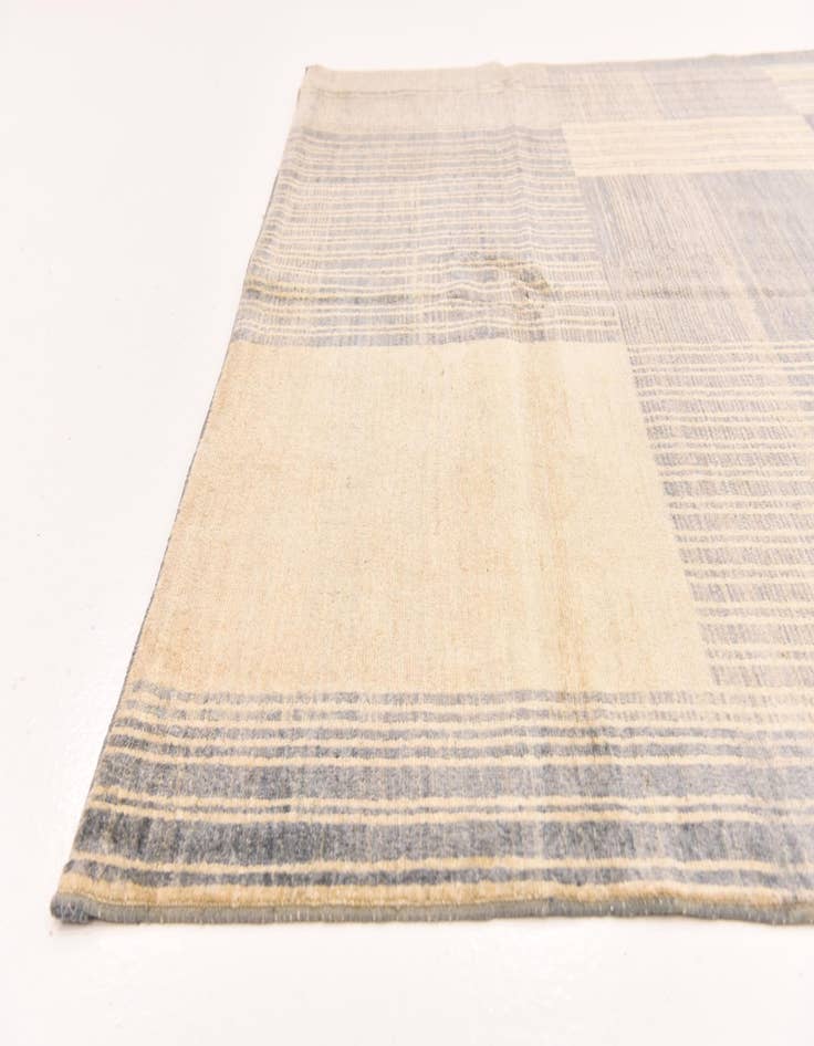 Detail image of 5' 9 x 7' 9  Hand Knotted Darya Wool Rug