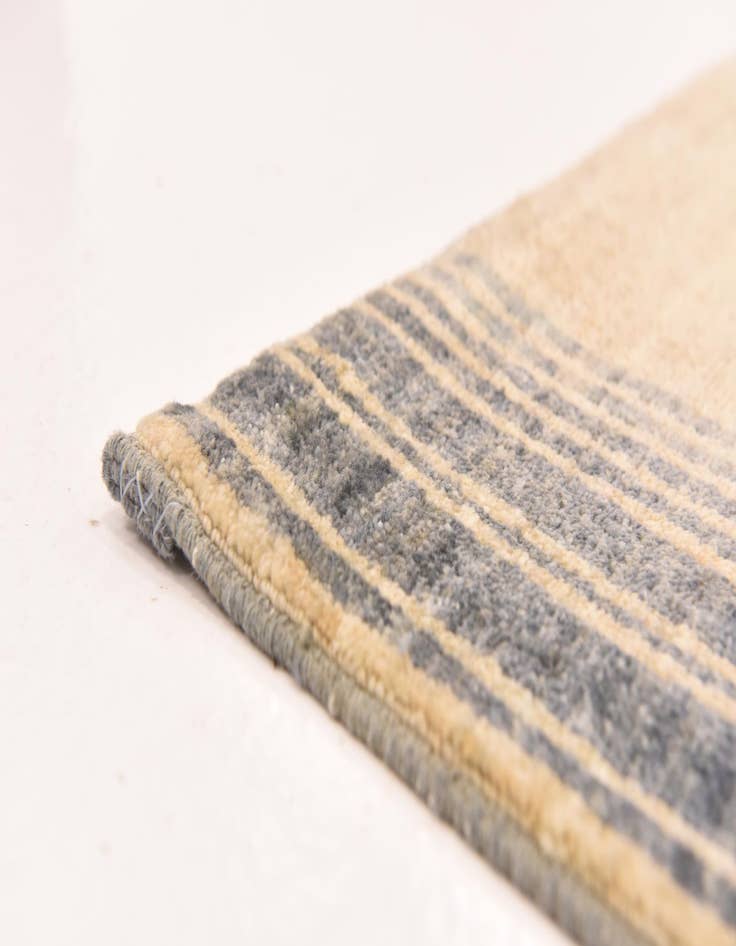 Detail image of 5' 9 x 7' 9  Hand Knotted Darya Wool Rug